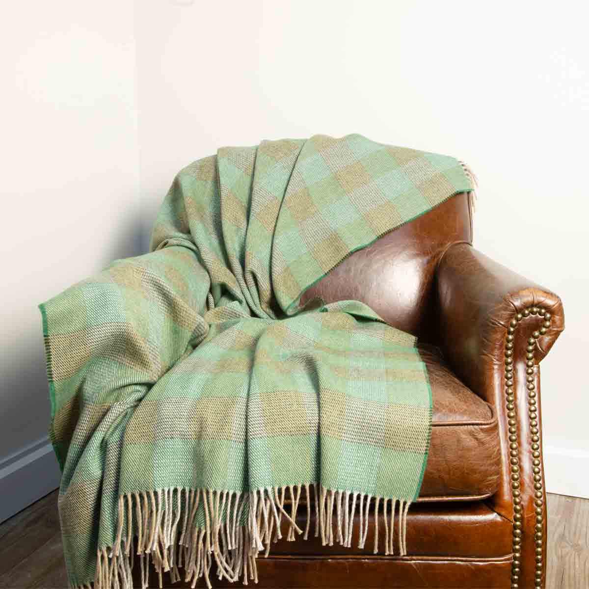 Enya Merino Lambswool Throw – McNutt of Donegal