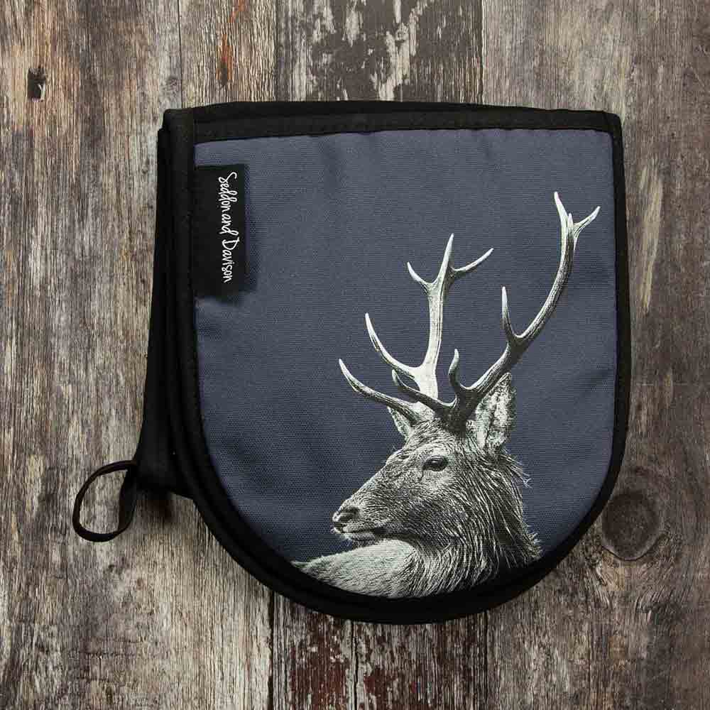 Highland Stag Oven Gloves - Blackberry