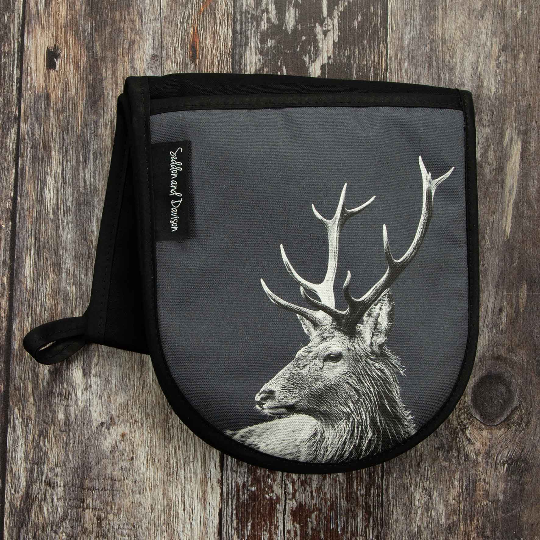 Highland Stag Oven Gloves - Pale Grey