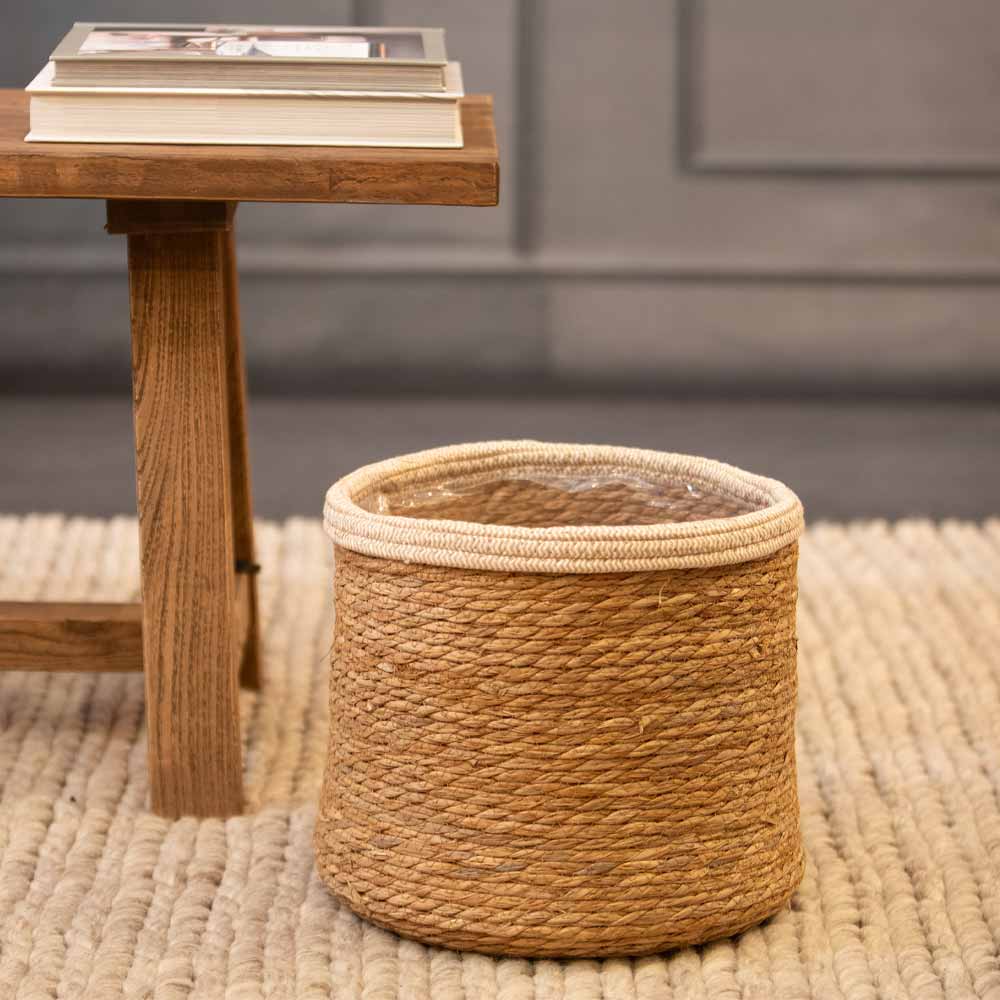 Leavy White Border Round Rattan Basket