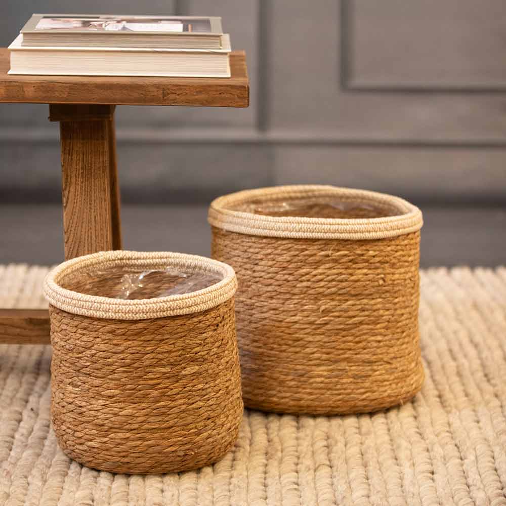 Leavy White Border Round Rattan Basket