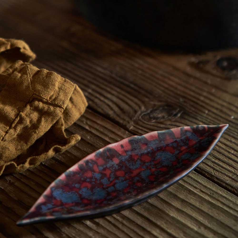 Riviera Collection - Vigne Laurel Leaf Plate