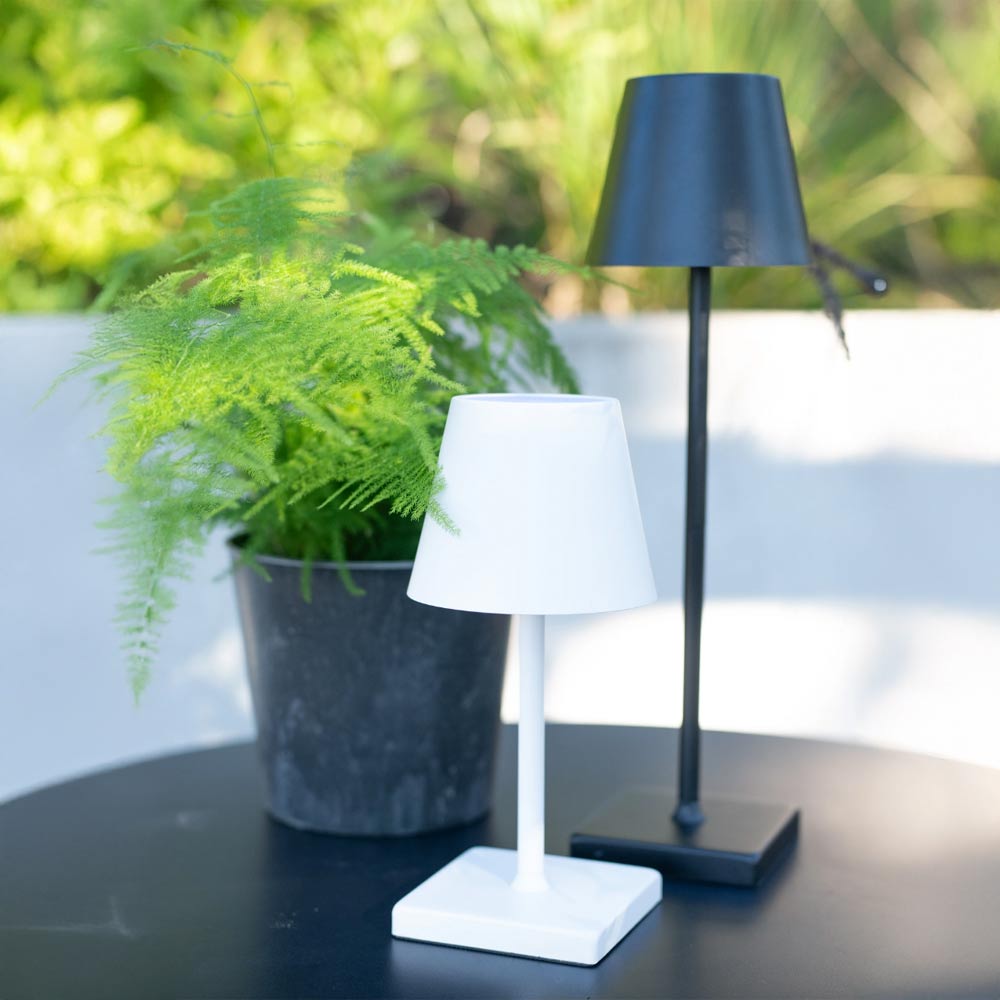 Siena LED Table Lamp – height-adjustable white lamp for indoor and outdoor use, styled on table with matte black Siena Lamp
