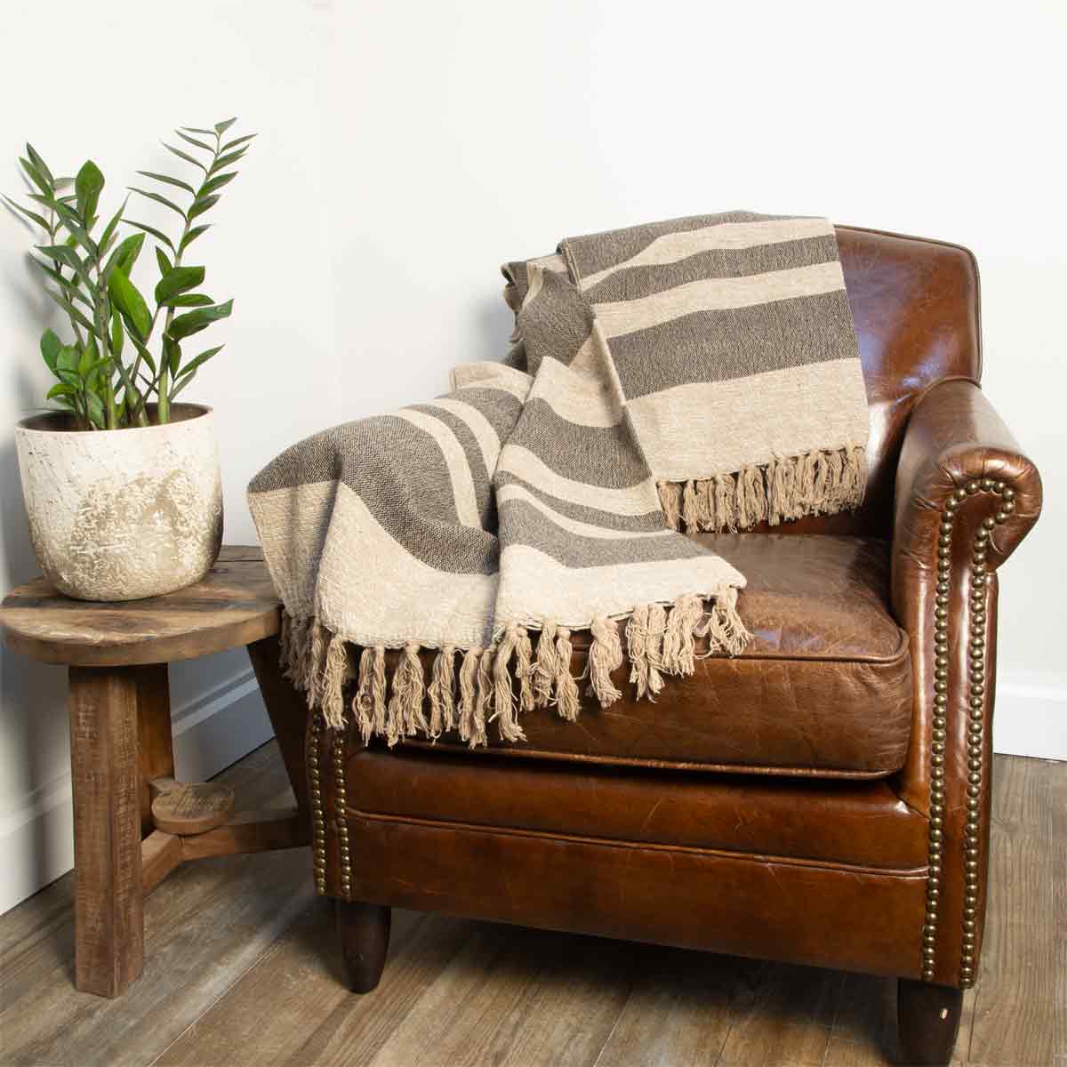 Temi Throw in Black and beige stry with Tassels, Recycled Cotton