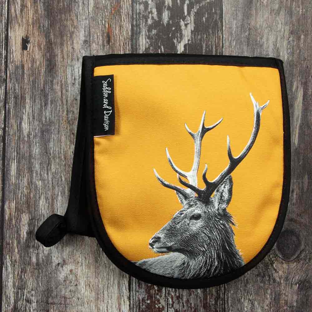 Highland Stag Oven Gloves - Ochre