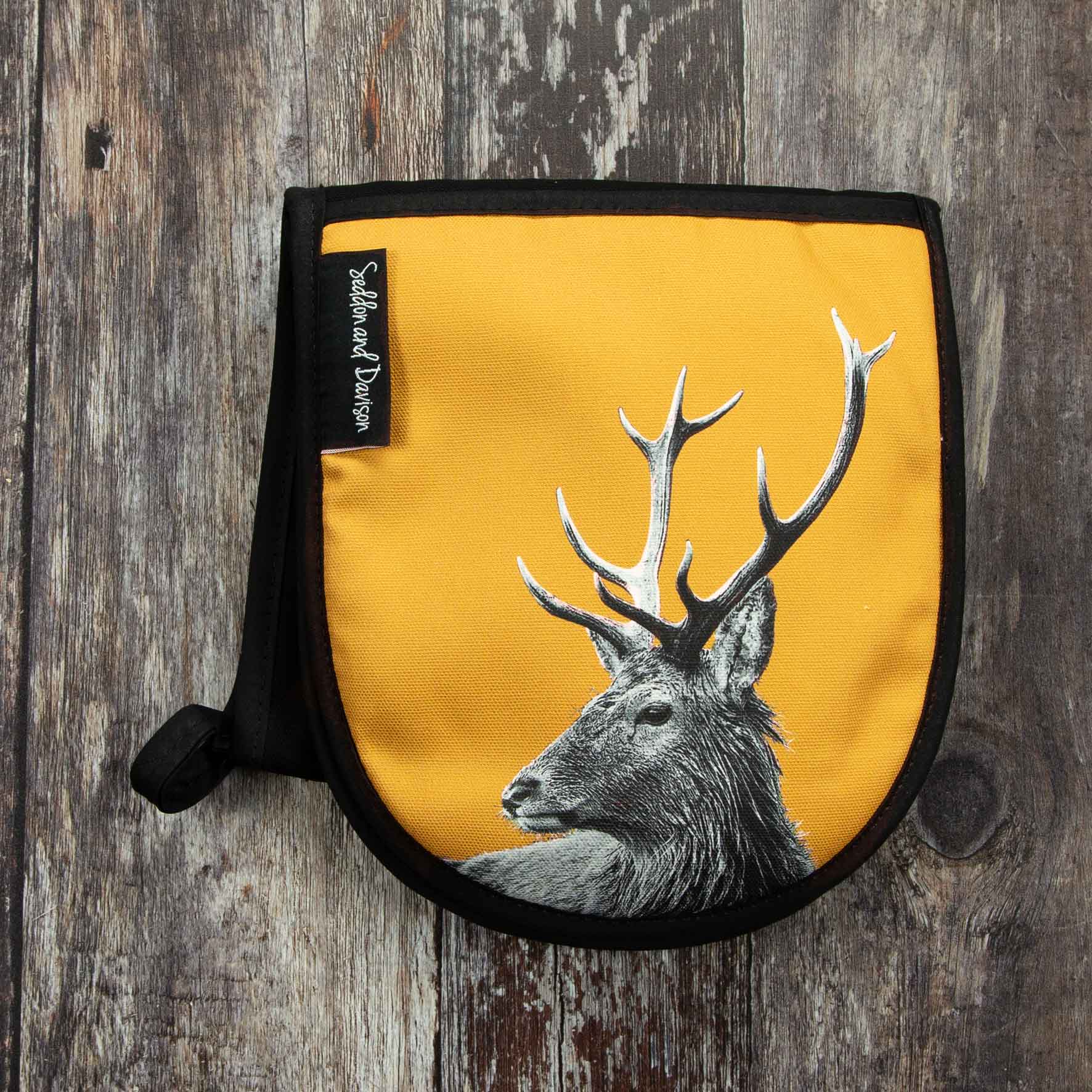 Highland Stag Oven Gloves - Ochre