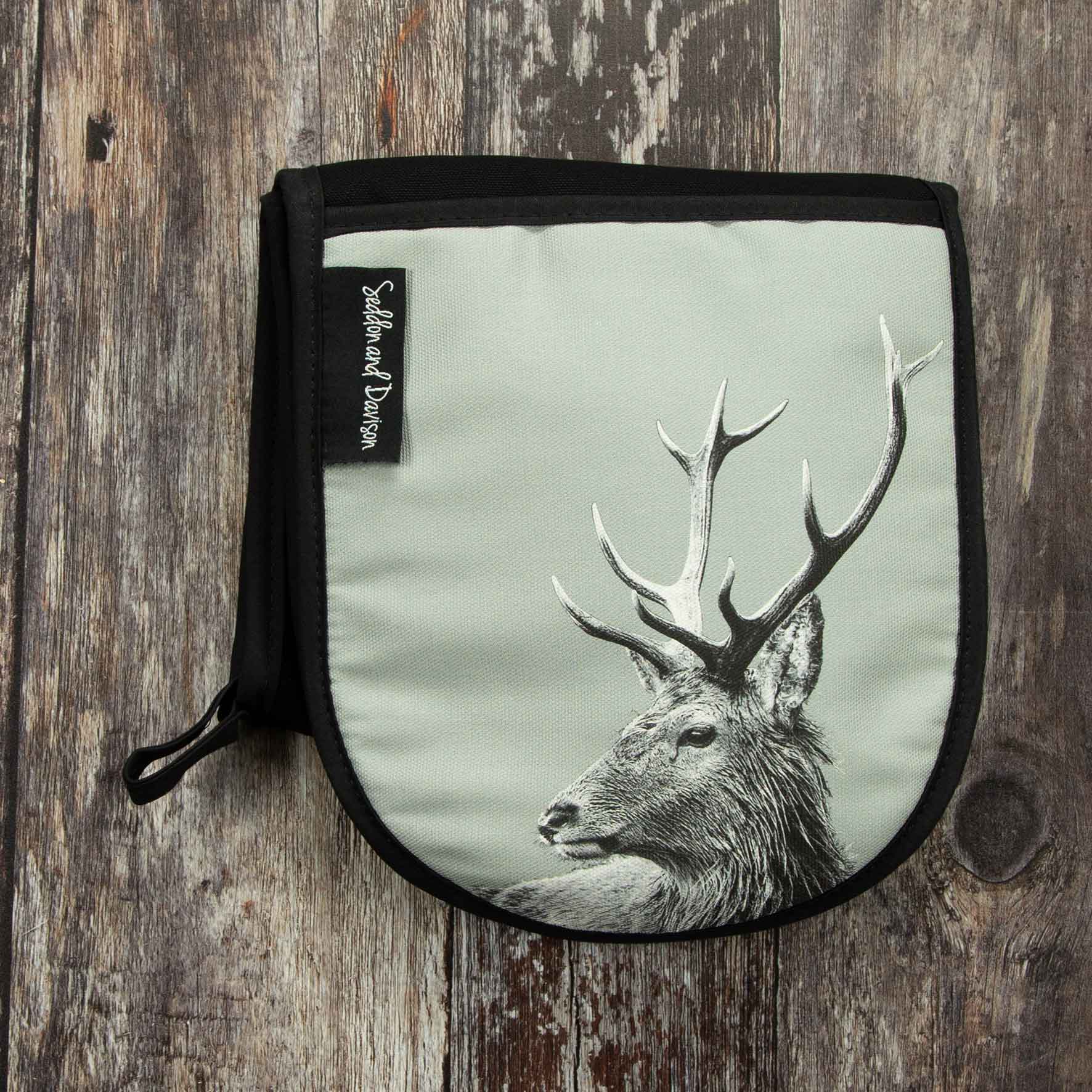 Highland Stag Oven Gloves - Sage Grey