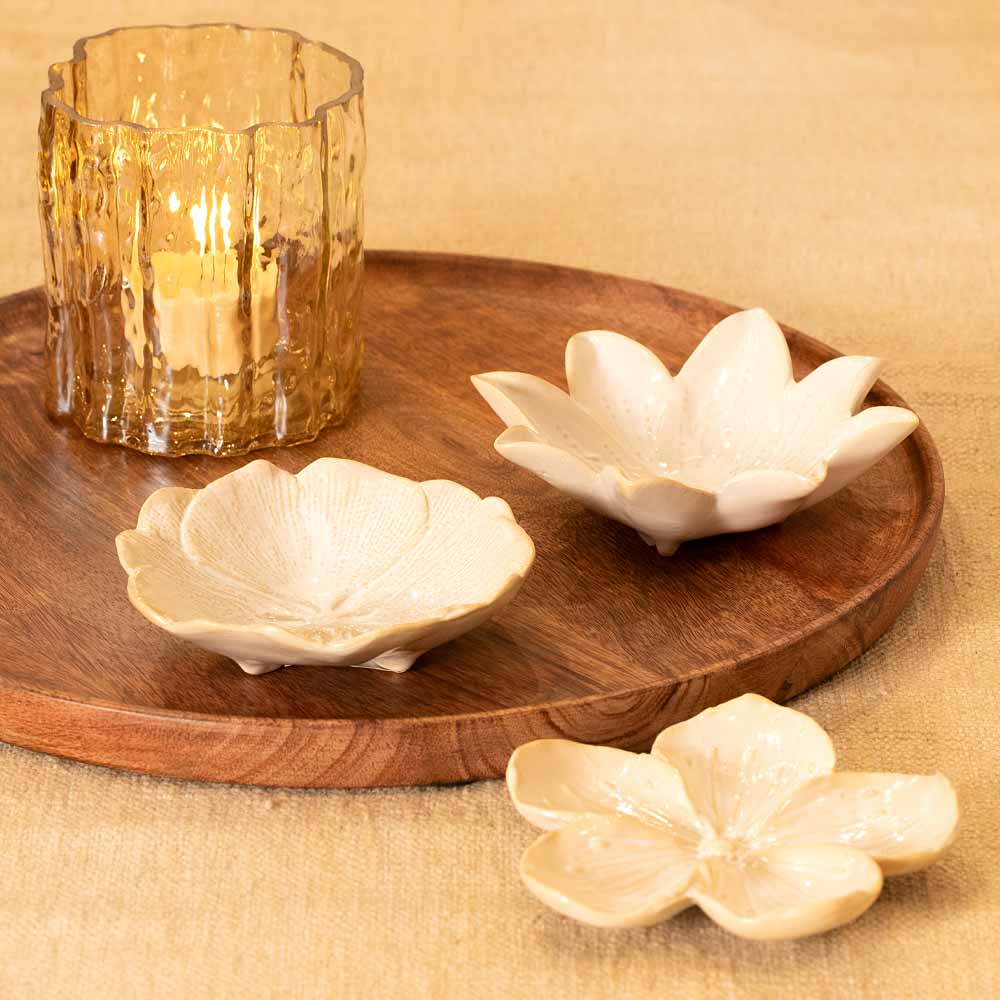 Liya Petal Bowl in White