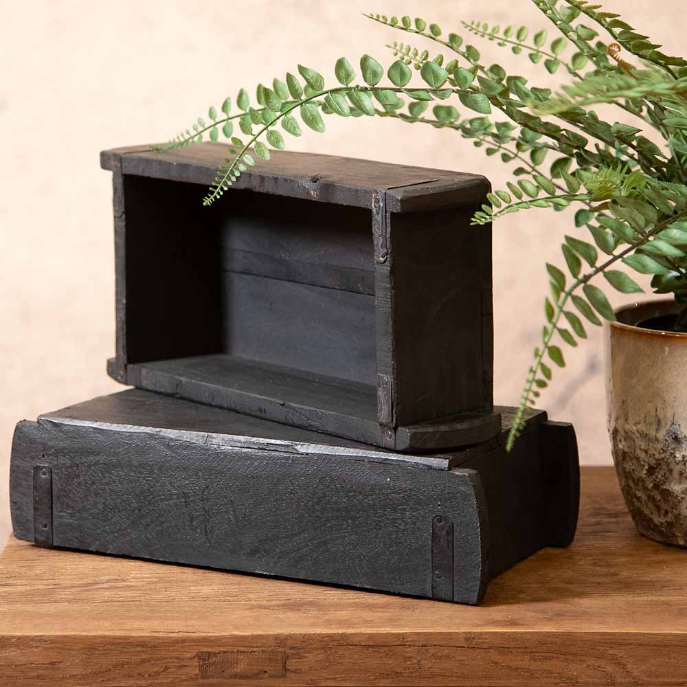 Old Brick Mould - Antique Black