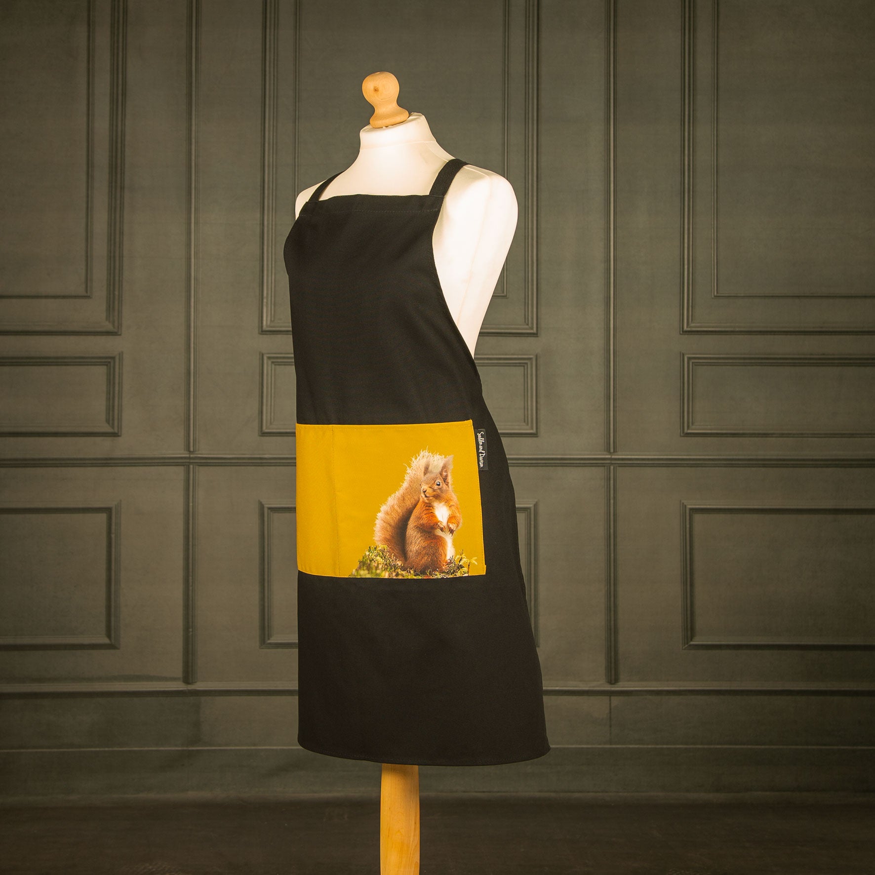 Red Squirrel Apron - Ochre