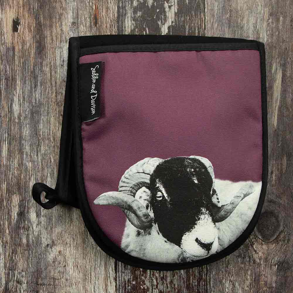 Swaledale Sheep Oven Gloves - Mulberry