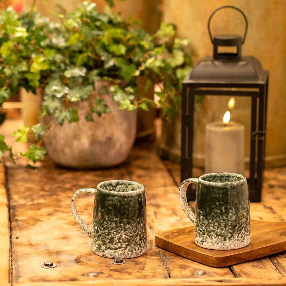 Winnie Stoneware Mug in Green